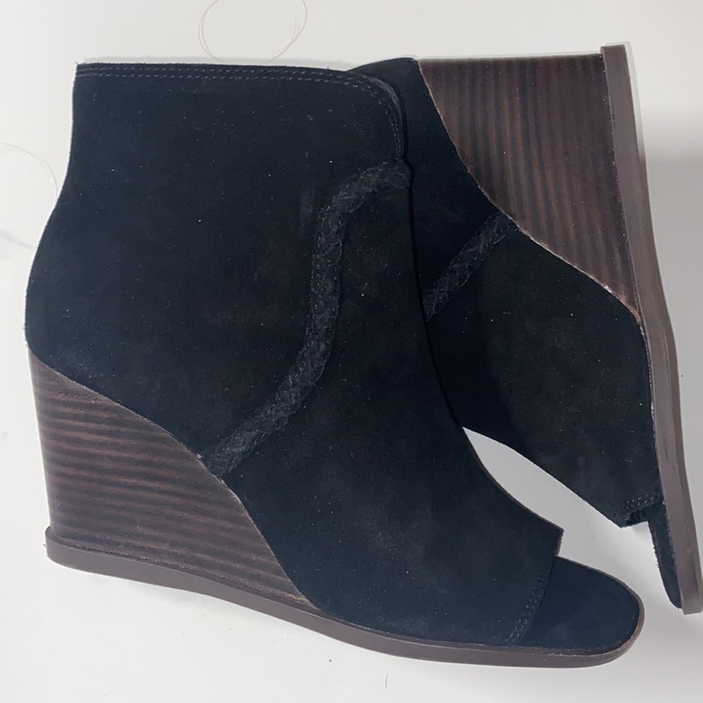 LUCKY Brand black‎ suede open toe zipper booties EUC size 6.5M Like New